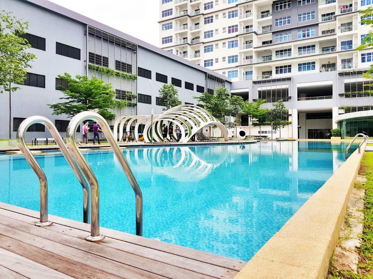 No.5 The Mint @ Puchong Center Near Ioi Mall Kültér fotó