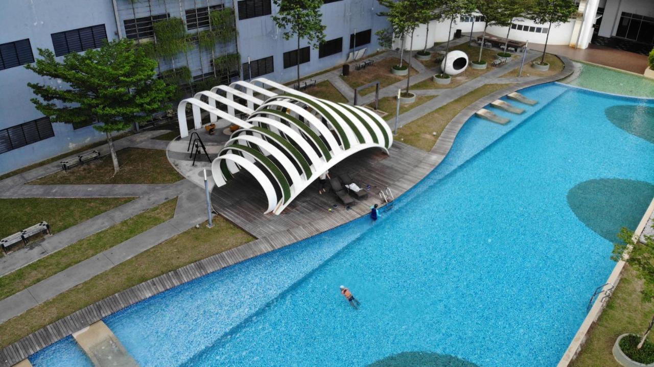 No.5 The Mint @ Puchong Center Near Ioi Mall Kültér fotó